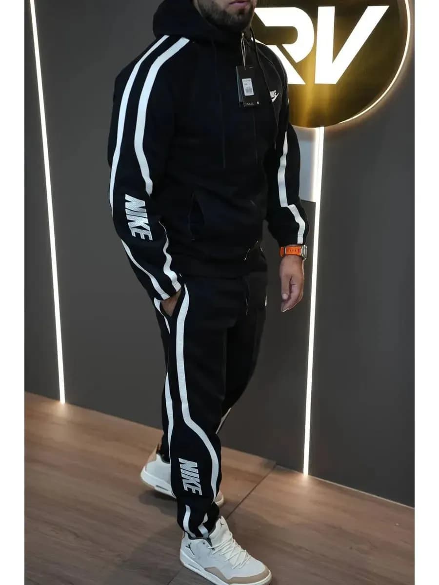 Спортивный костюм демисезонный черный