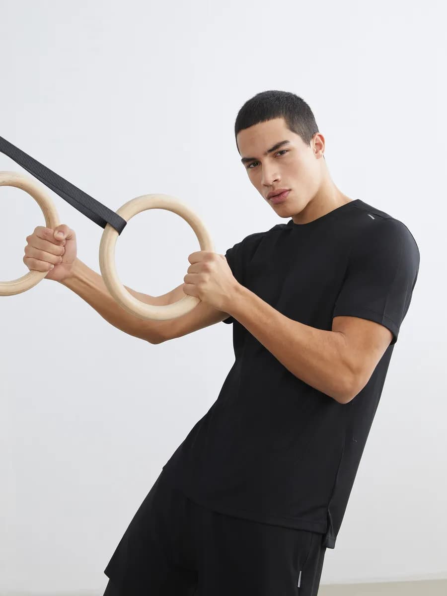 Футболка для спорта с круглым вырезом для мужчин