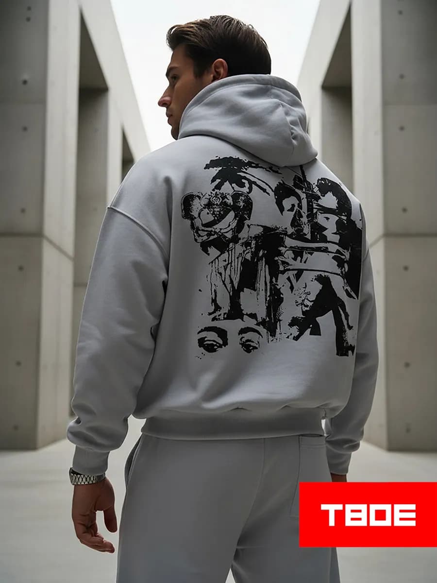 Толстовка оверсайз с принтом на спине