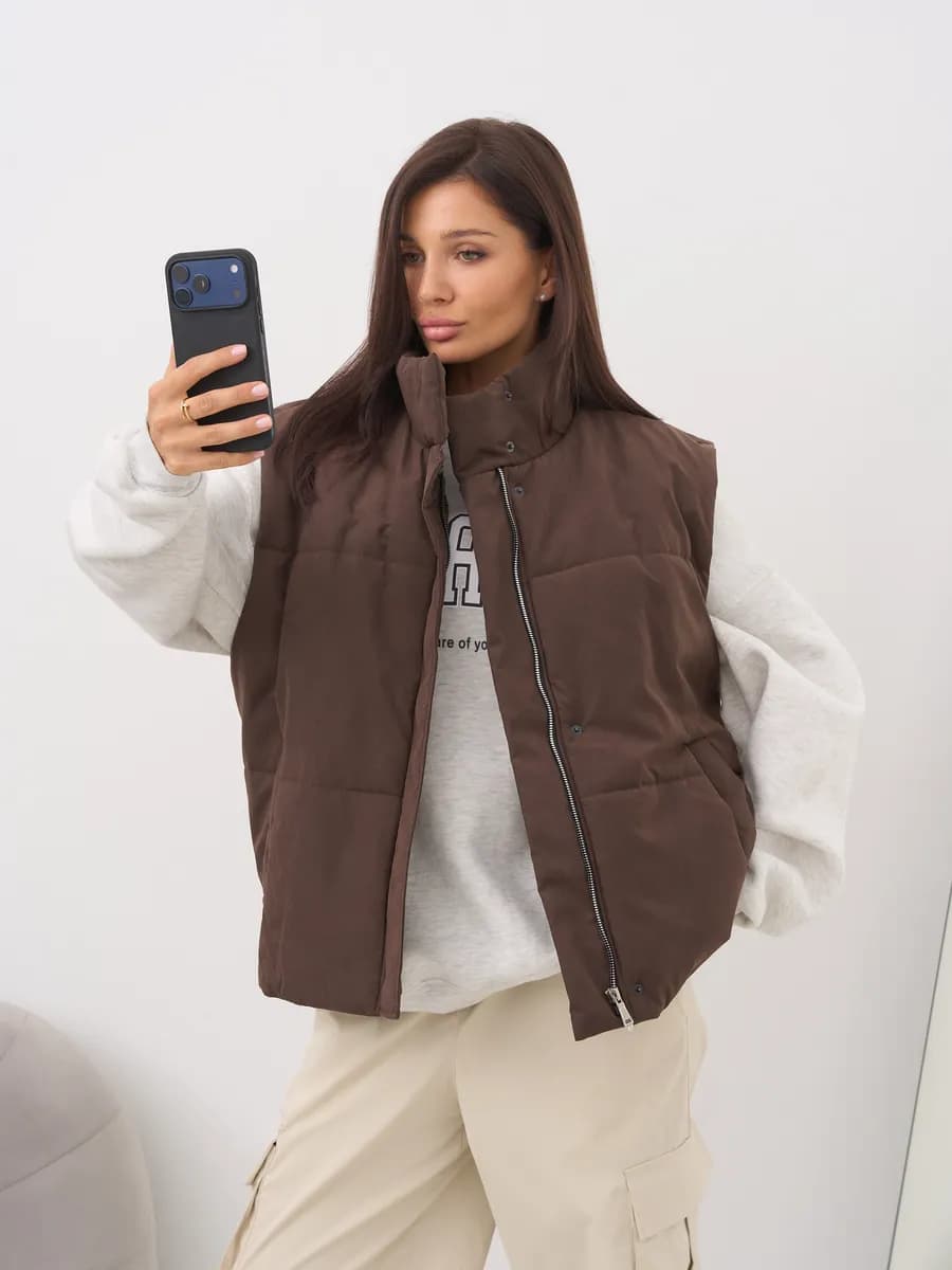 Жилетка весенняя утепленная оверсайз на молнии