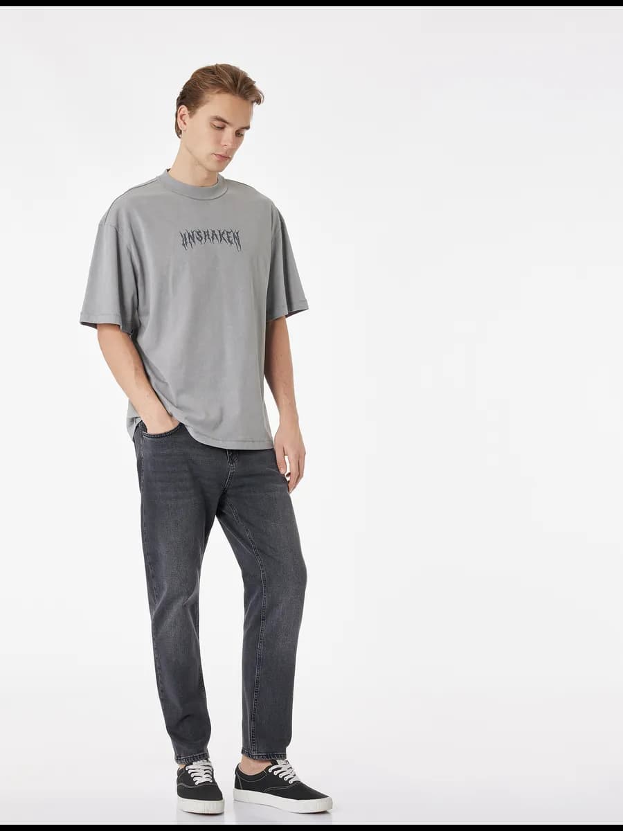 Джинсы Tapered со средней посадкой
