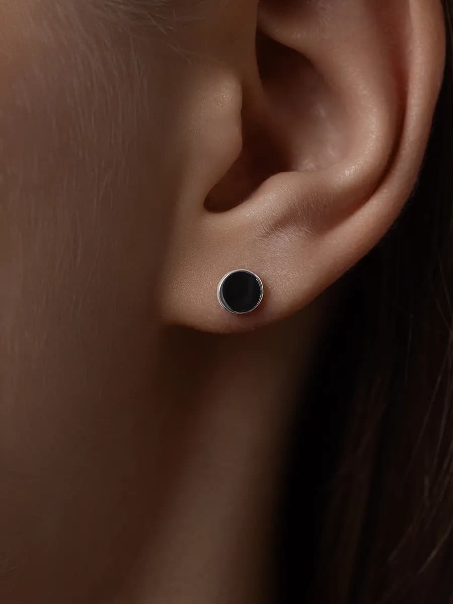серьги пусеты серебро 925 асимметрия с эмалью