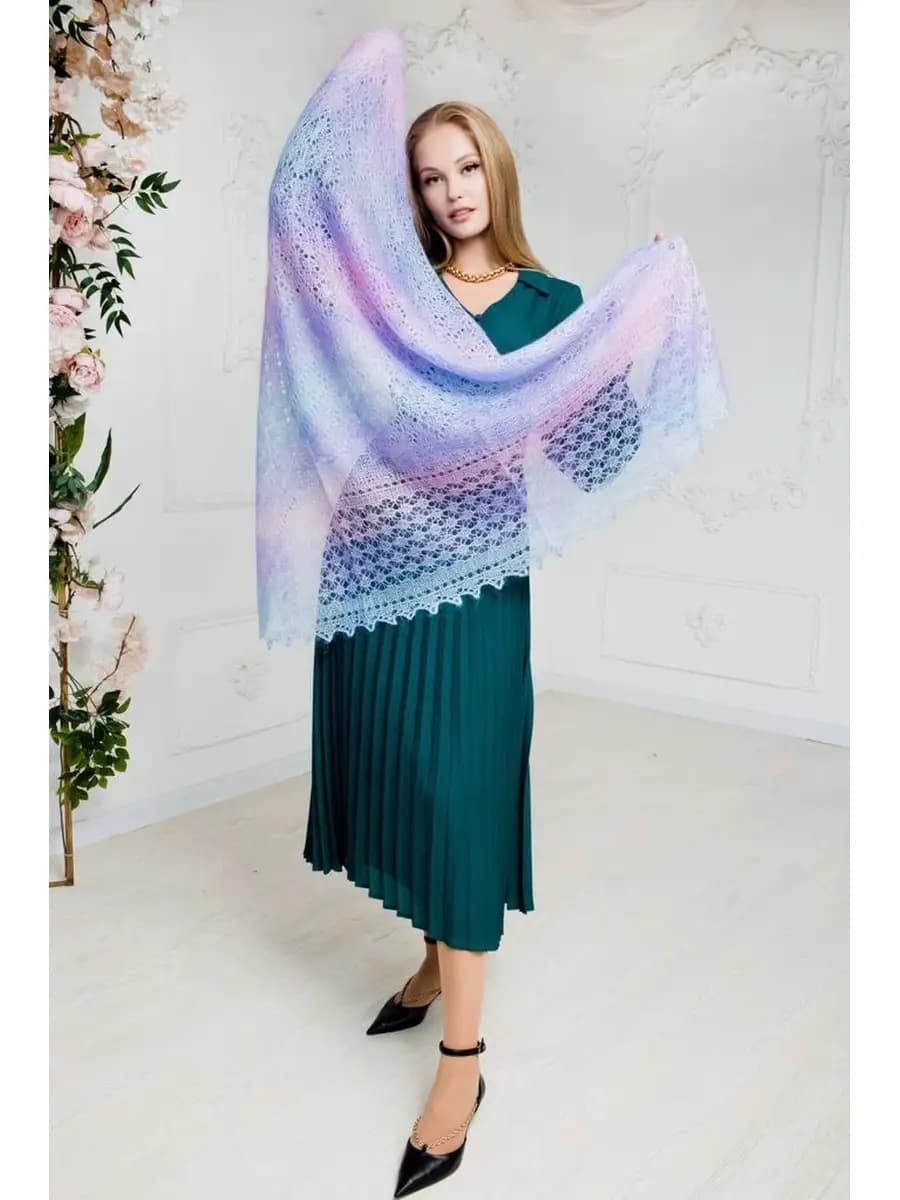 Пуховый платок на голову теплый Шаль