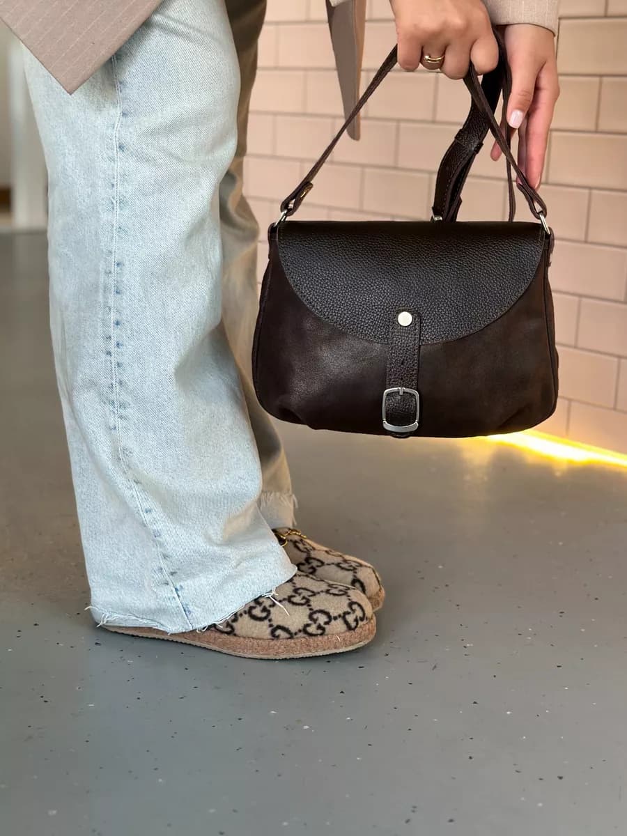 Сумка через плечо из натуральной кожи