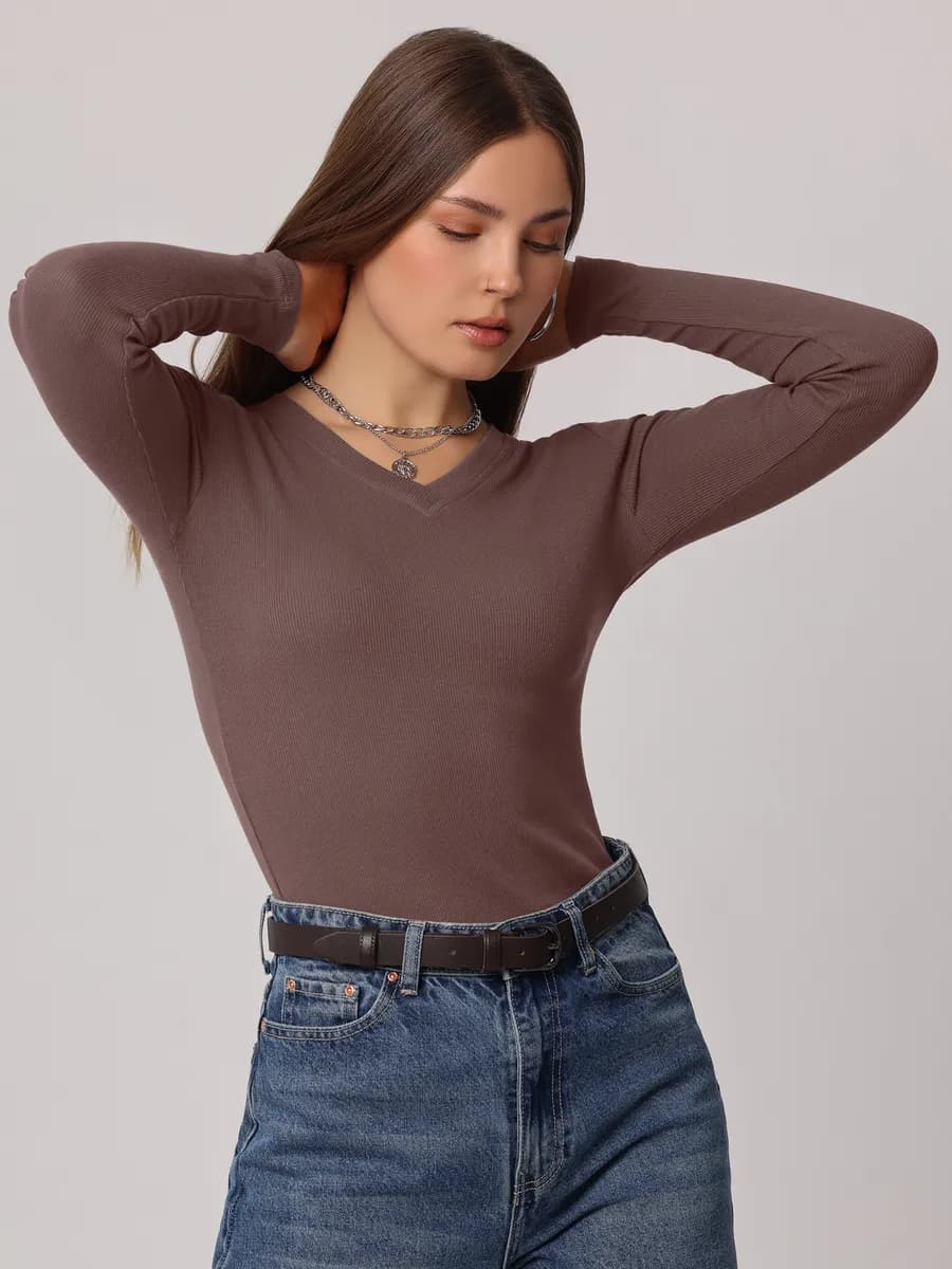 Лонгслив в рубчик облегающий джемпер лапша V-образный вырез