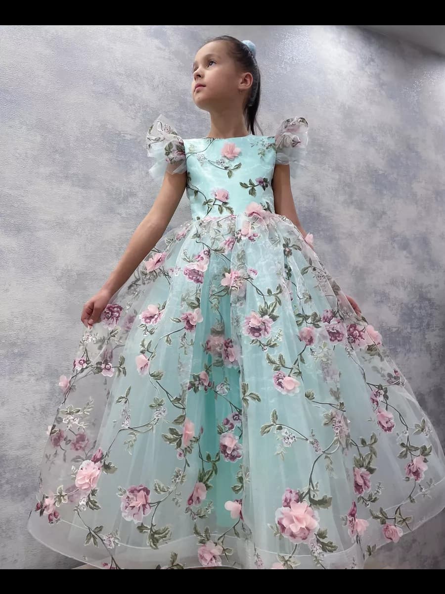 Платье нарядное на выпускной в садик