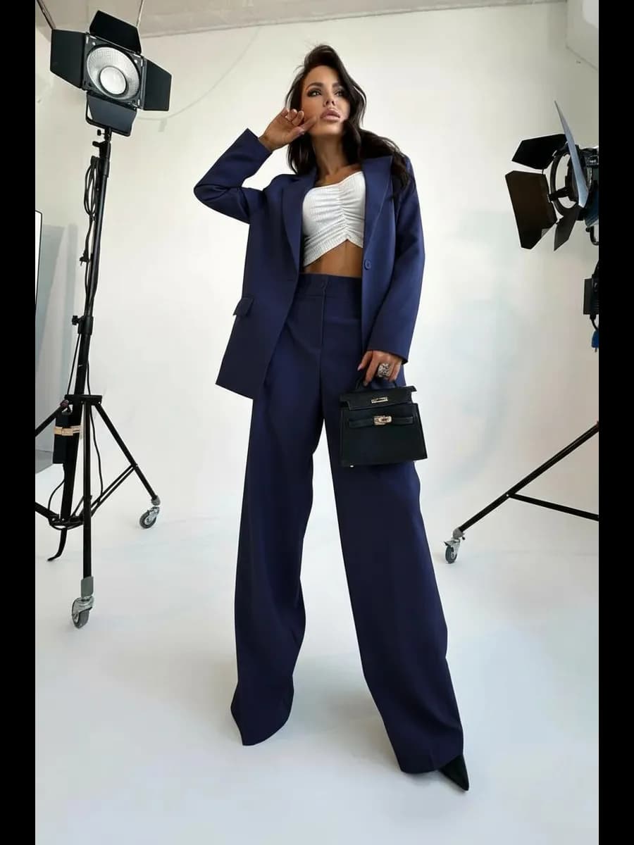 Костюм брючный классический