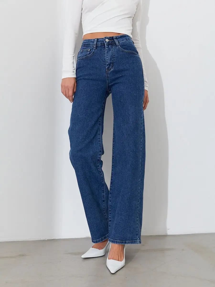 Широкие джинсы