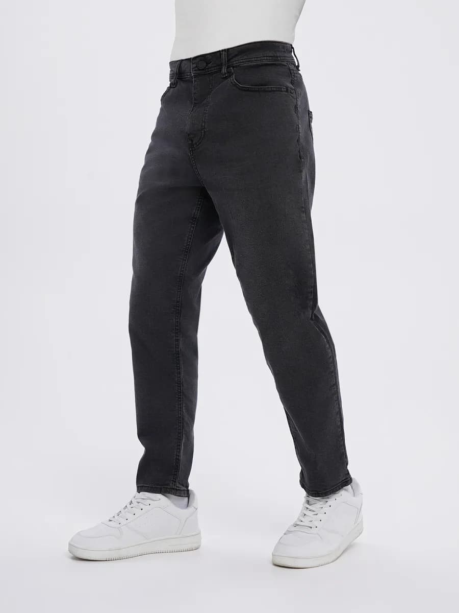 Зауженные джинсы укороченные