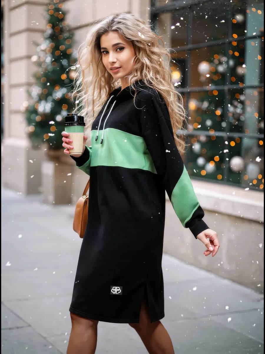 Платье спортивное с капюшоном