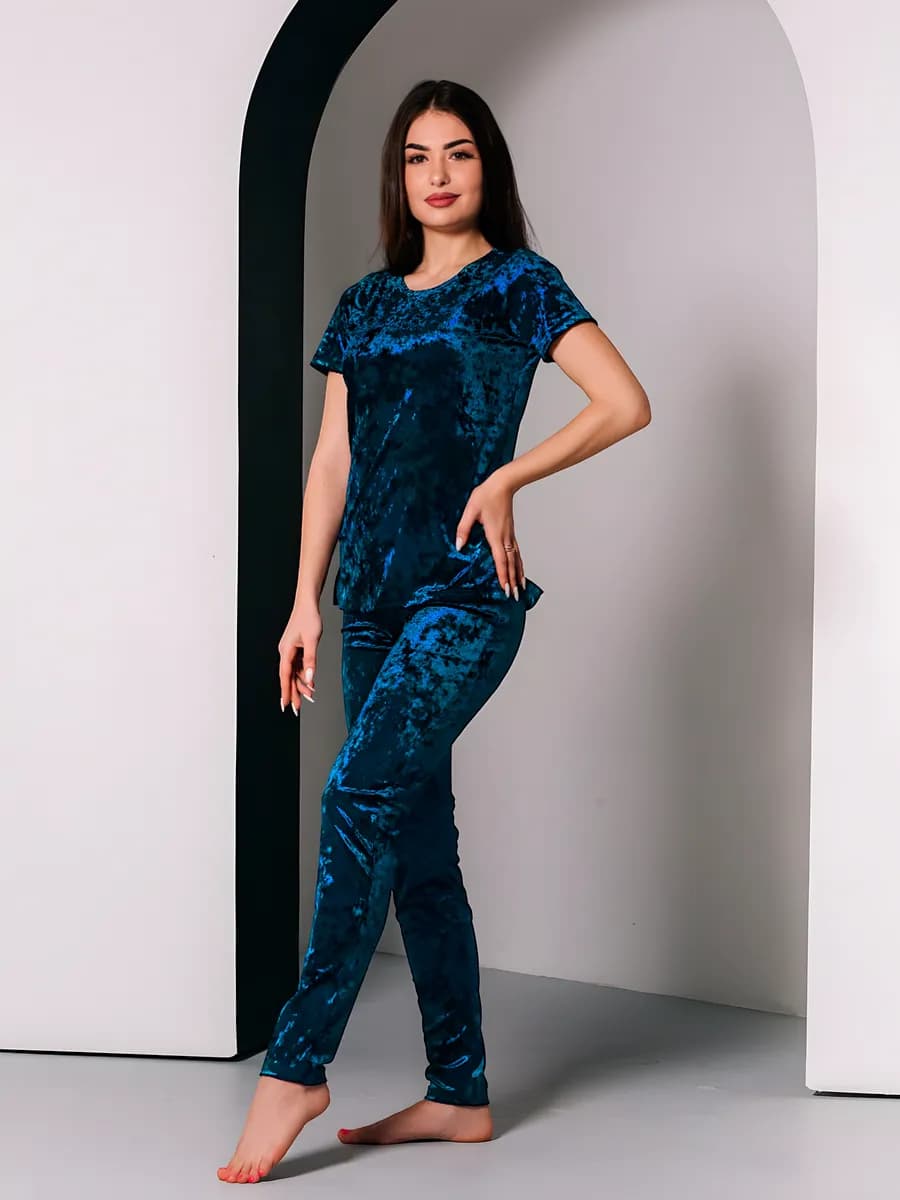 Костюм домашний велюровый с прямыми брюками