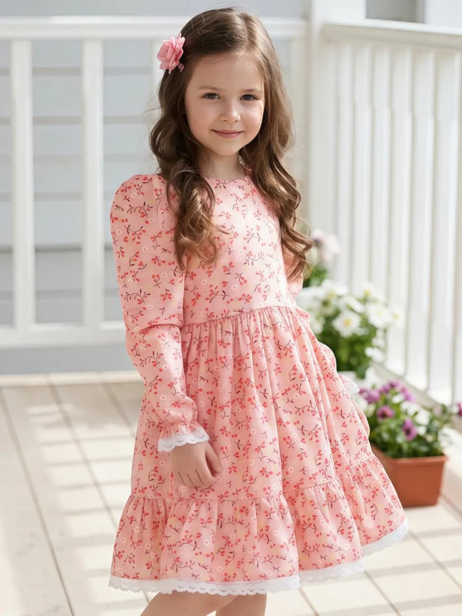 Платье нарядное с длинным рукавом