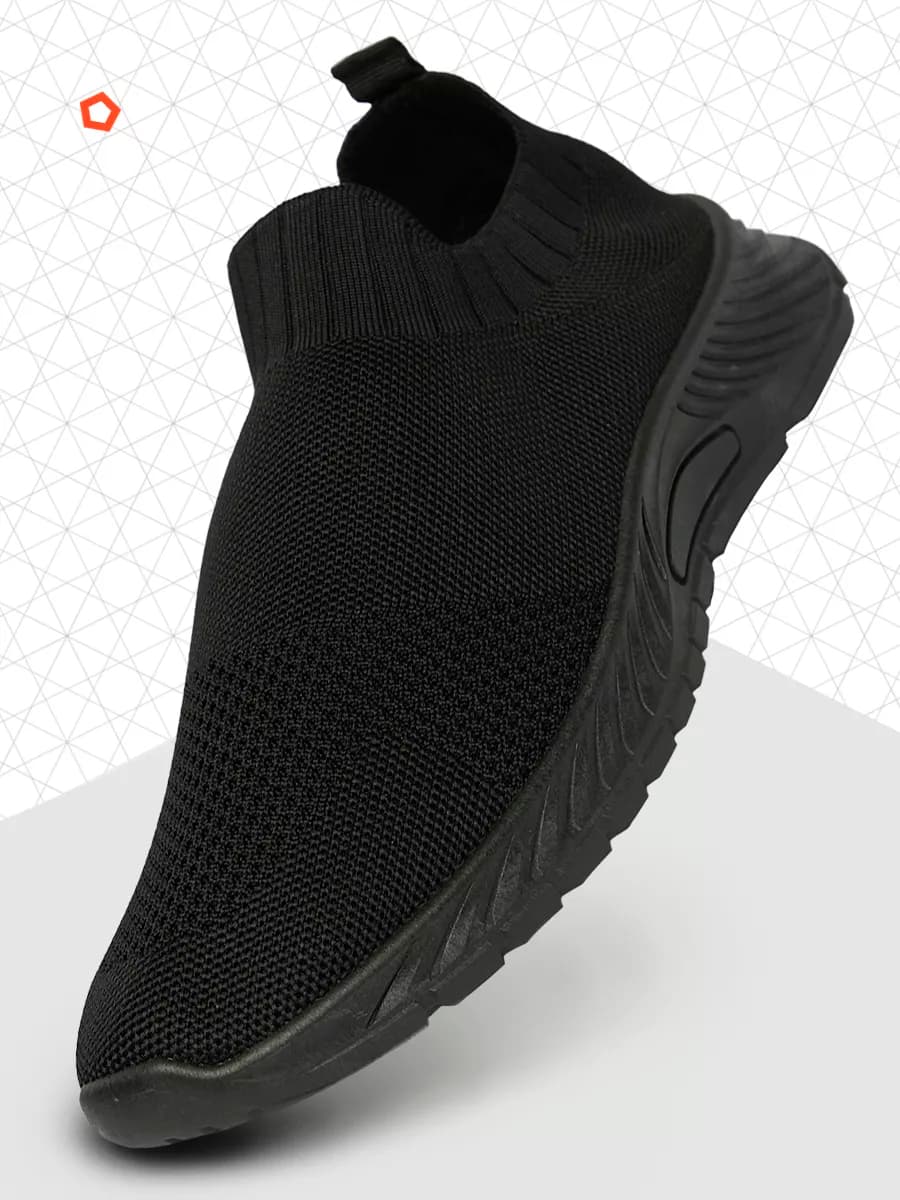 Кроссовки спортивные - фото 1