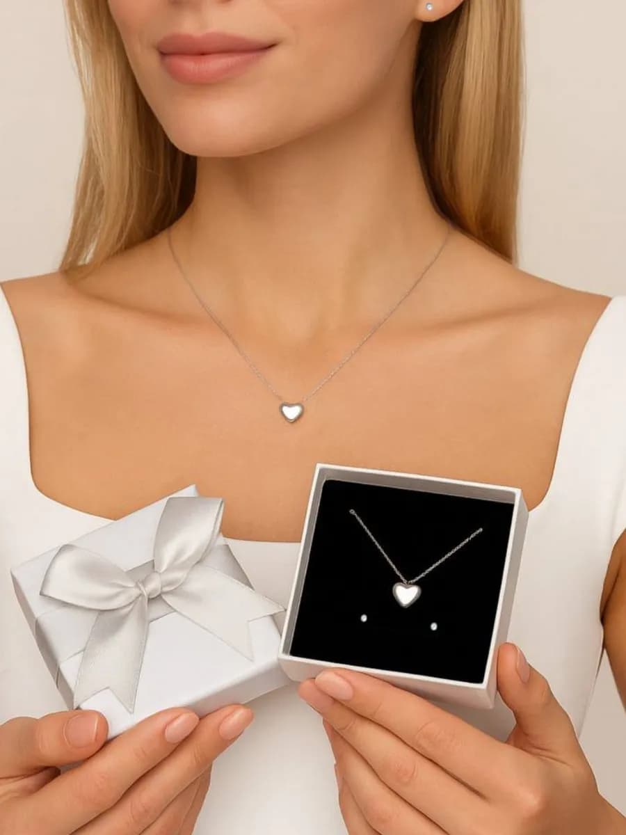 Подарочная подвеска на шею сердце