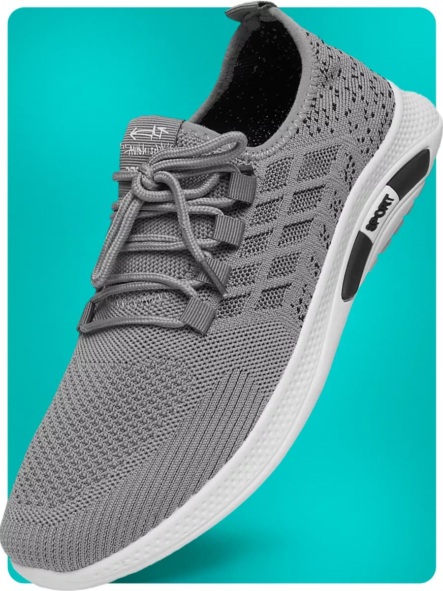 Кроссовки спортивные