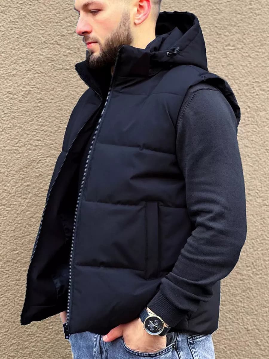 Жилетка демисезонная безрукавка утепленная