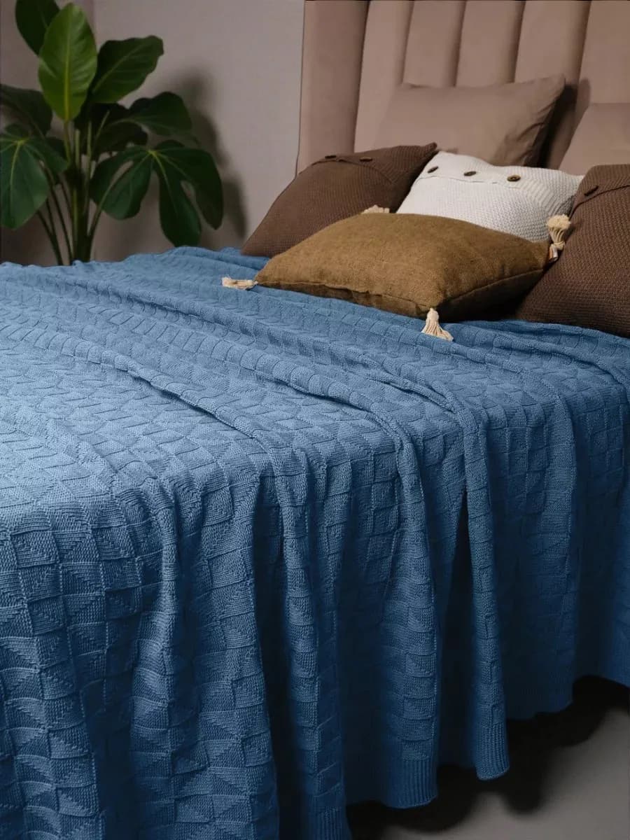 Плед вязаный 150х200 см на диван кровать