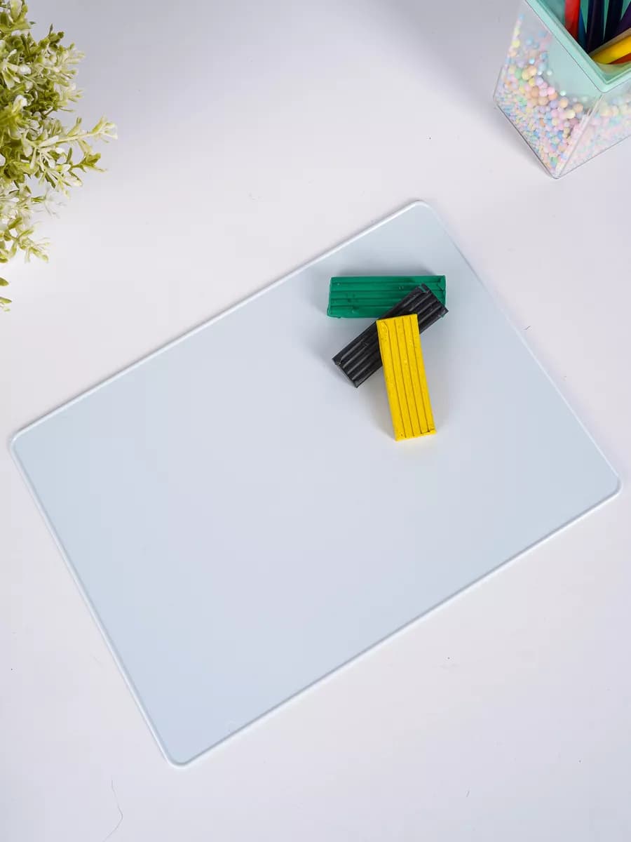 Доска для лепки А4 белая с бортиком