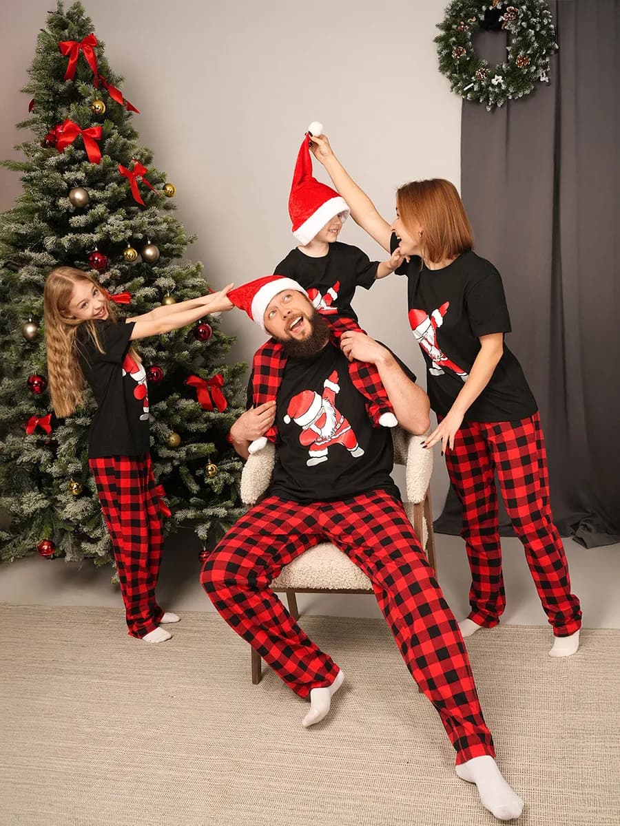 Пижама новогодняя с брюками в клетку хлопковая - фото 1