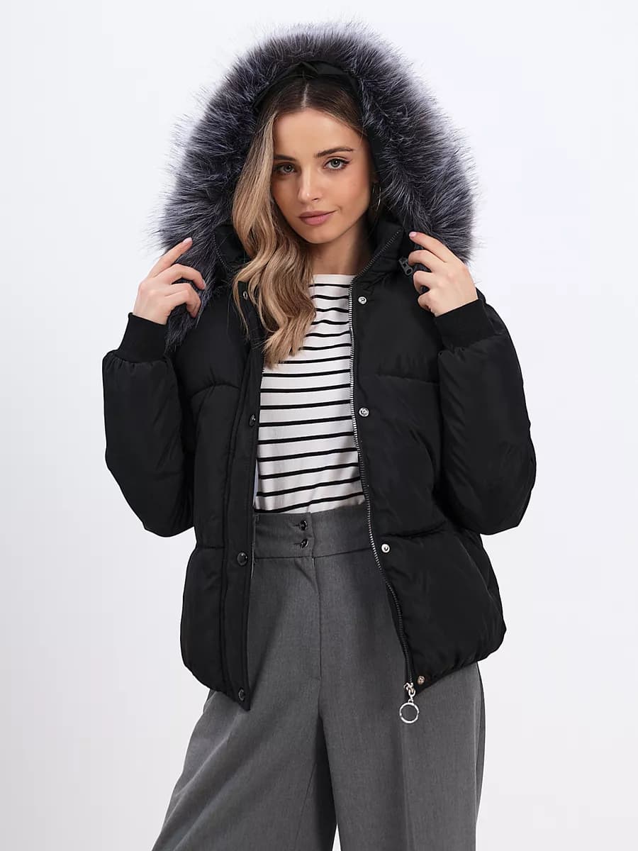 Куртка зимняя утепленная с капюшоном