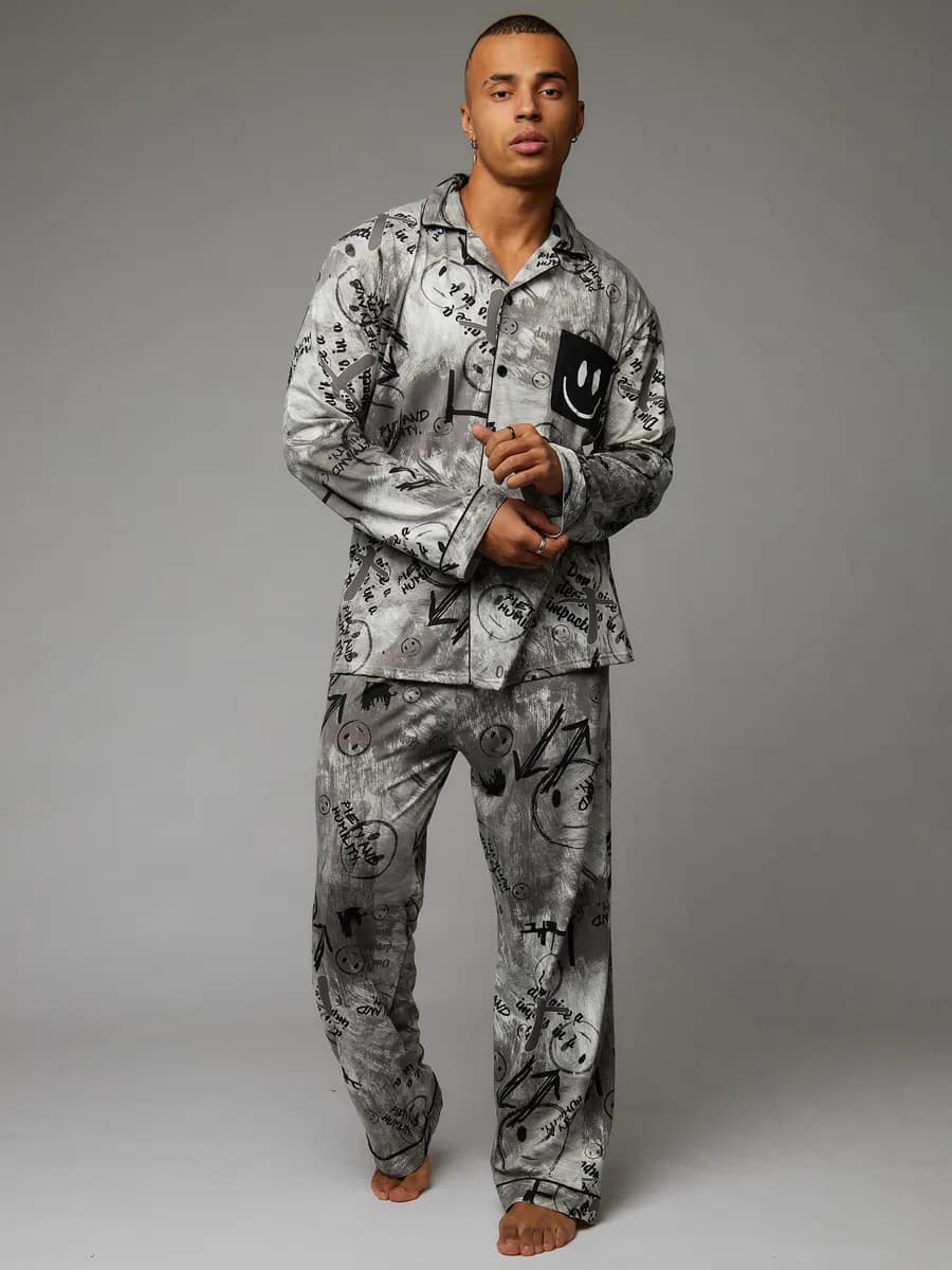 Пижама со штанами и рубашкой новогодняя