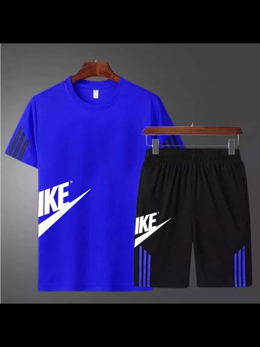 Спортивный костюм с шортами