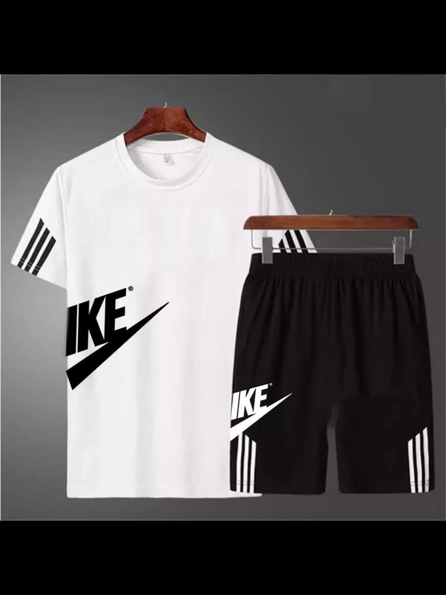 Спортивный костюм с шортами