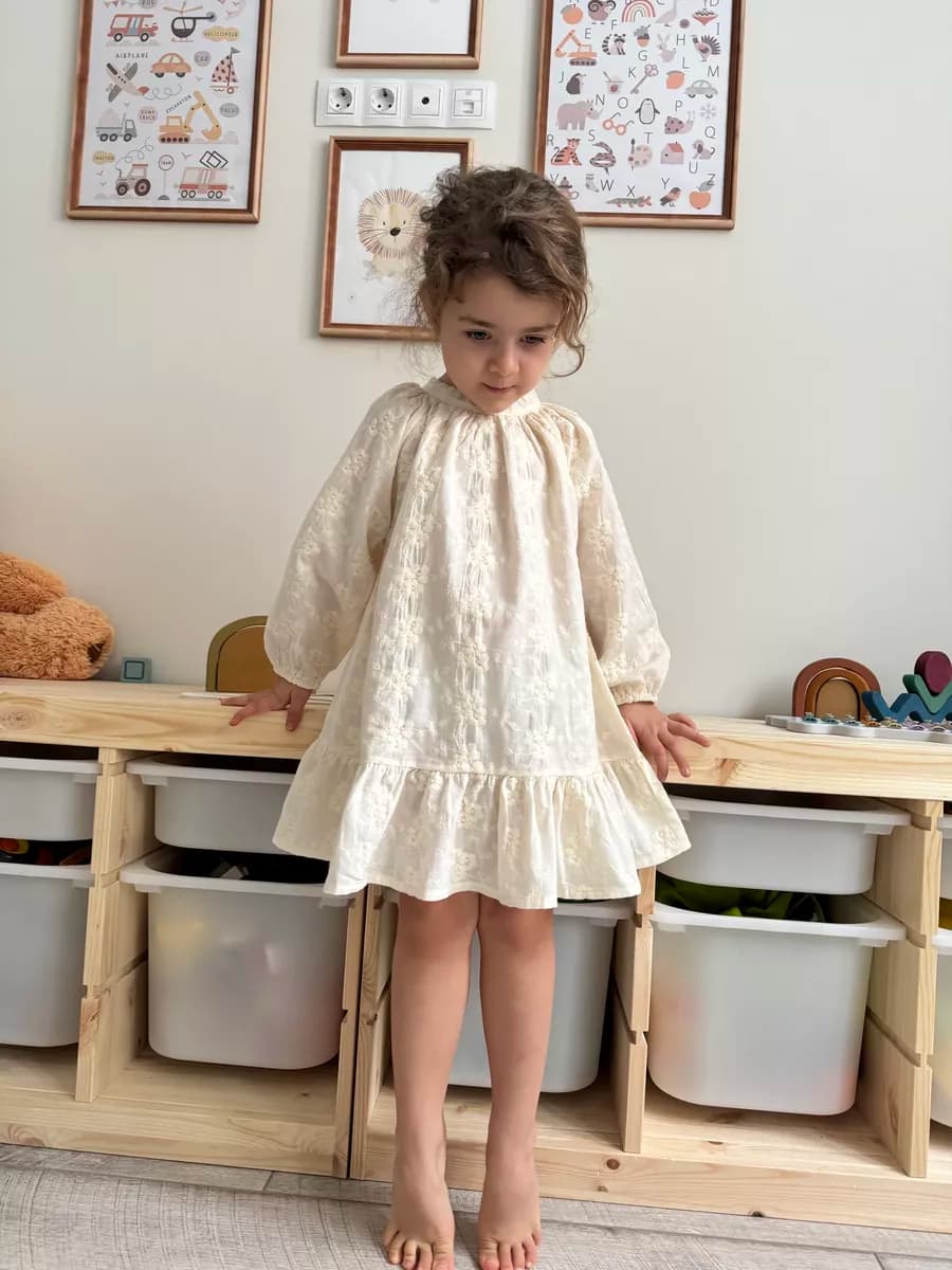 Платье нарядное для девочки в садик