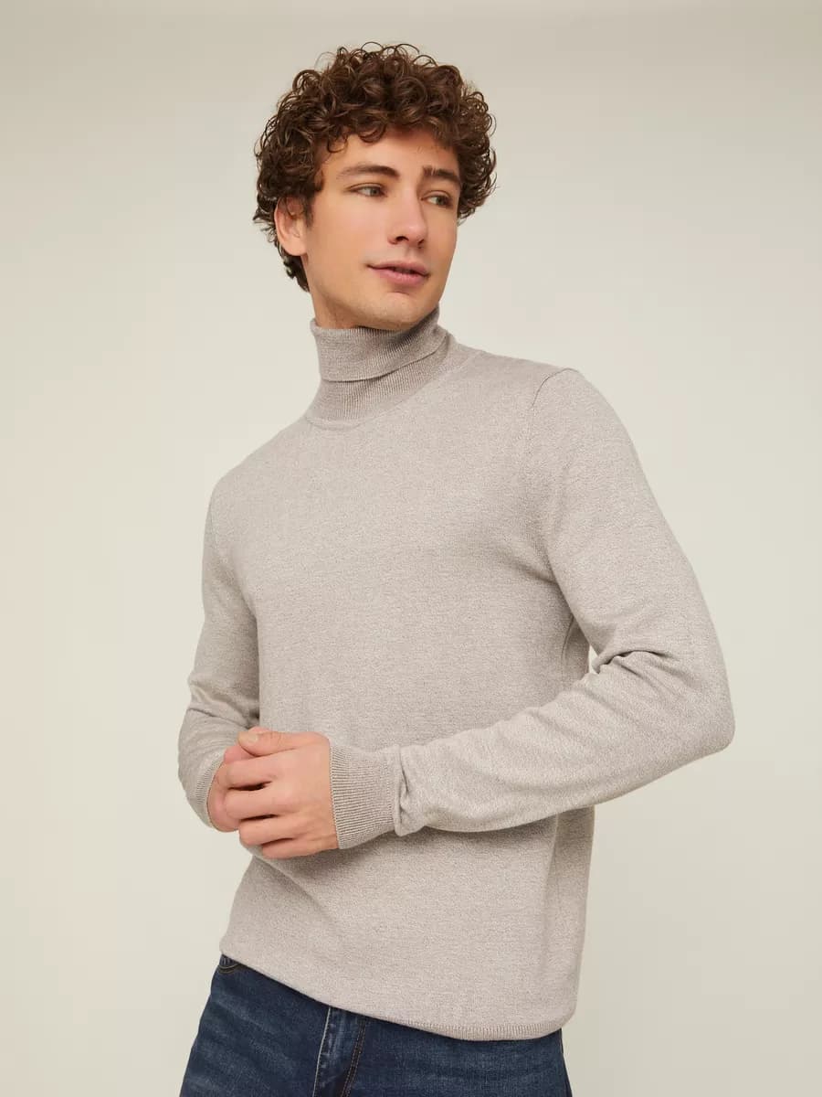 Тонкая мужская водолазка с воротником