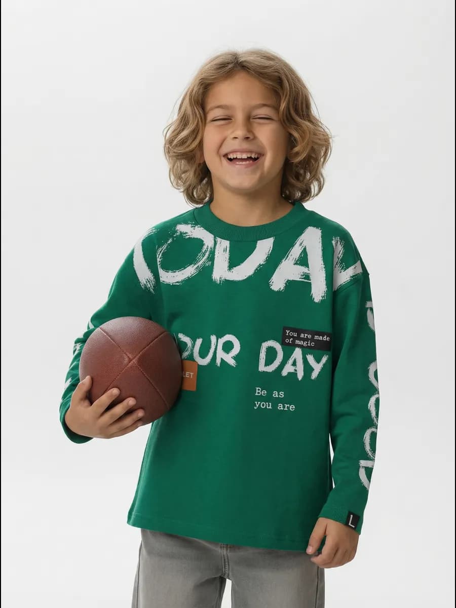 Зеленый лонгслив оверсайз на весну