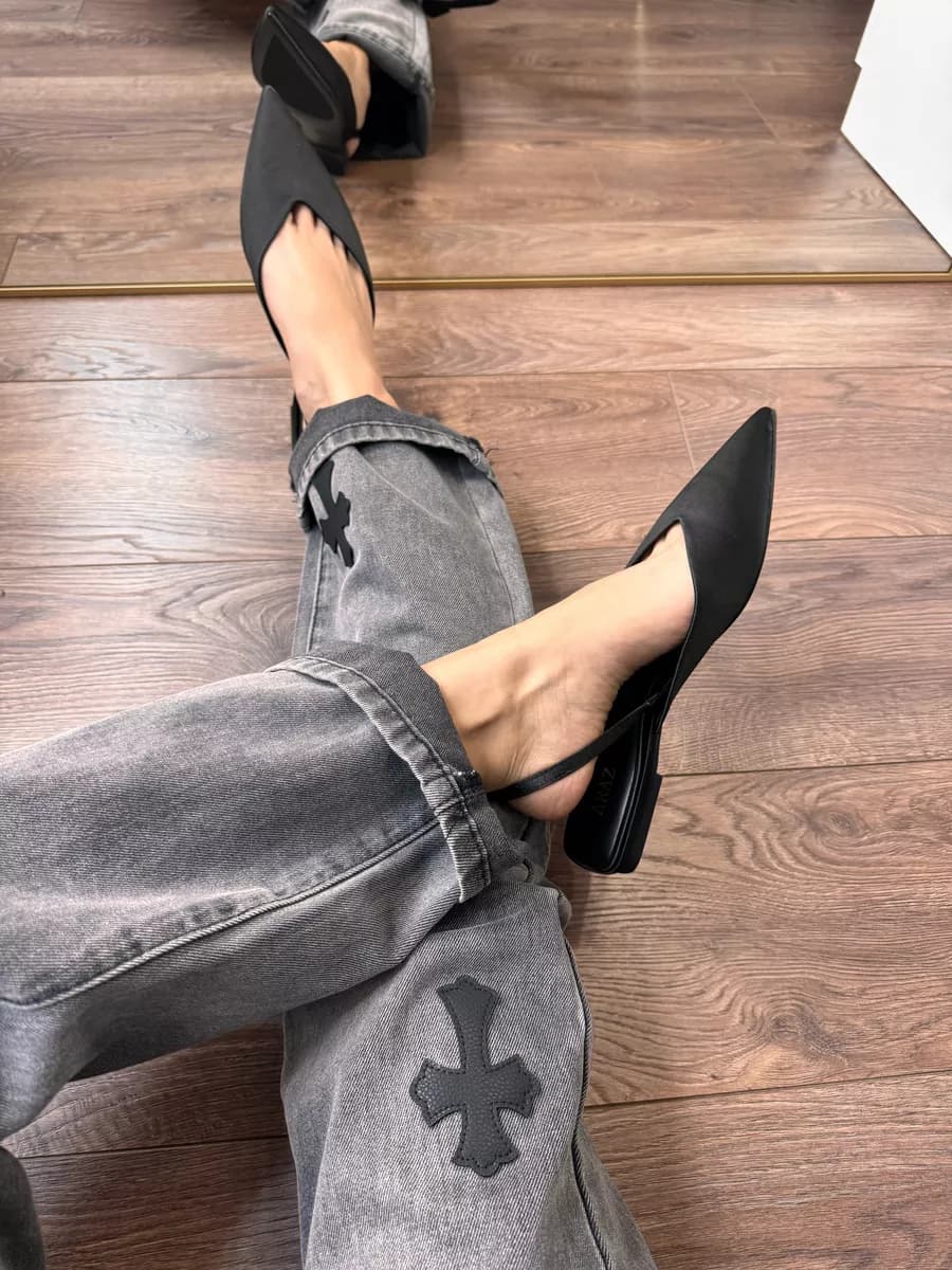 Балетки атласные с острым носом