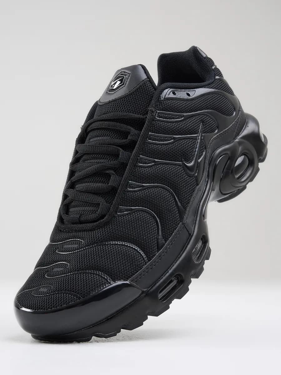Кроссовки черные air max tn plus