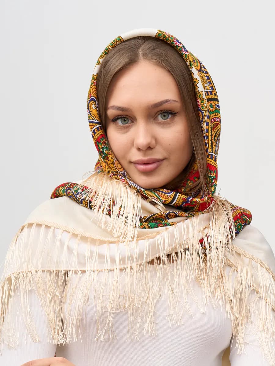 Платок в русском стиле на масленицу