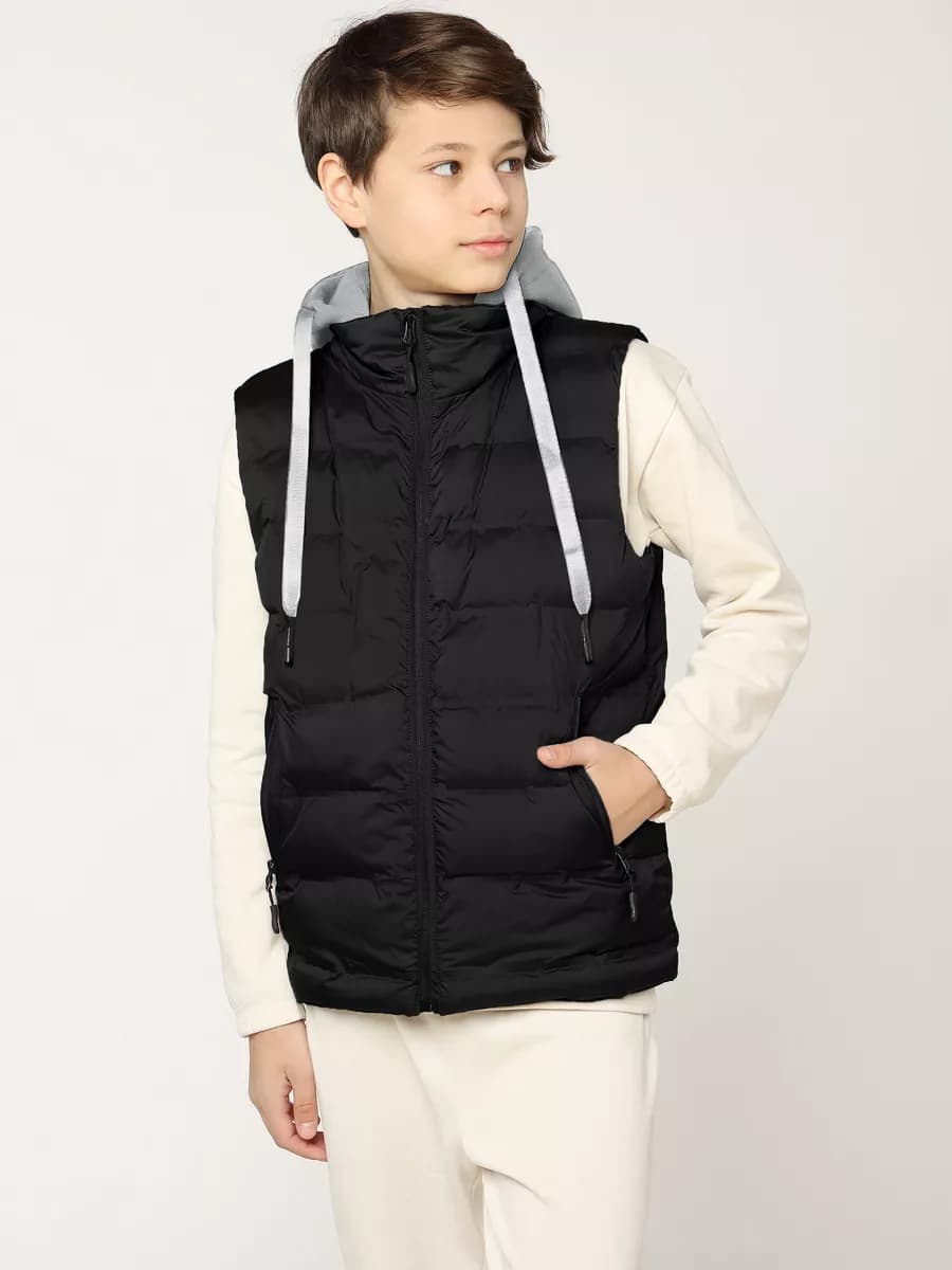 Жилет утепленный с капюшоном осенний весенний