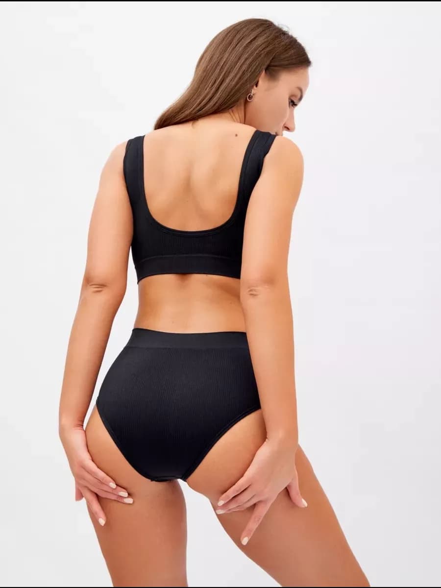 комплект нижнего белья бесшовный в рубчик