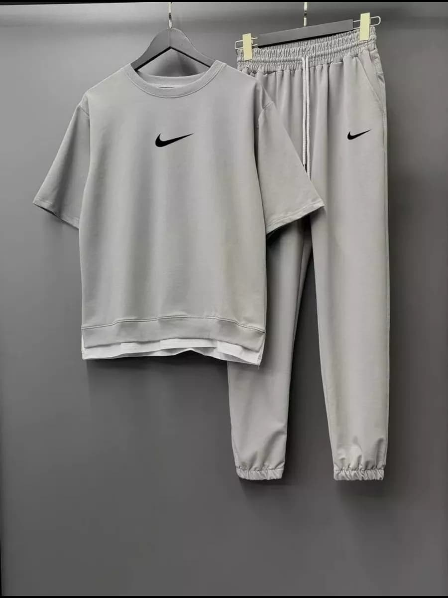 Спортивный костюм со штанами