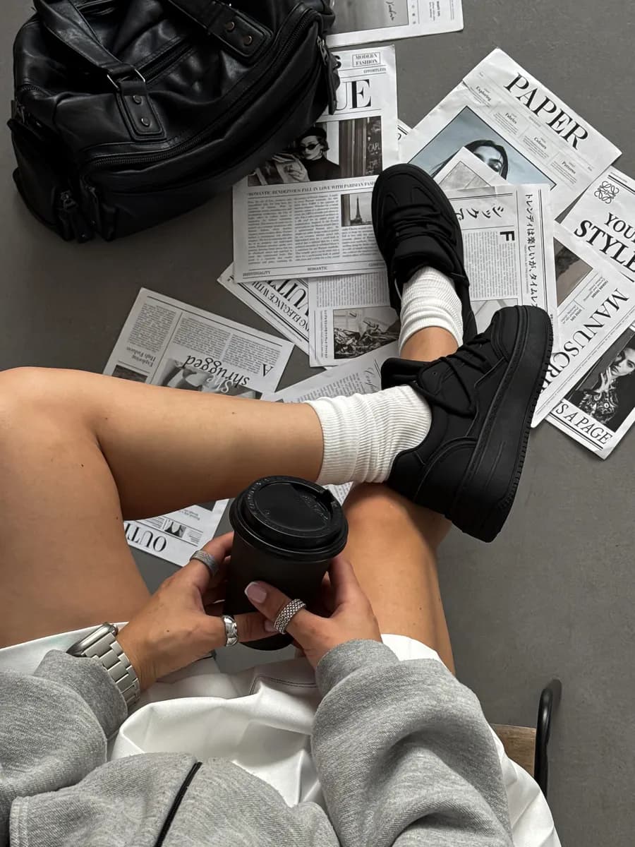 Кроссовки легкие