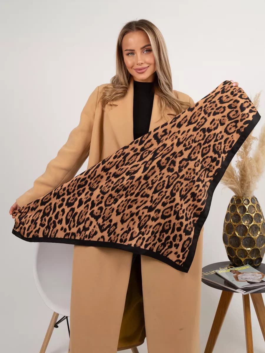Платок леопардовый на шею и голову осенний хлопок