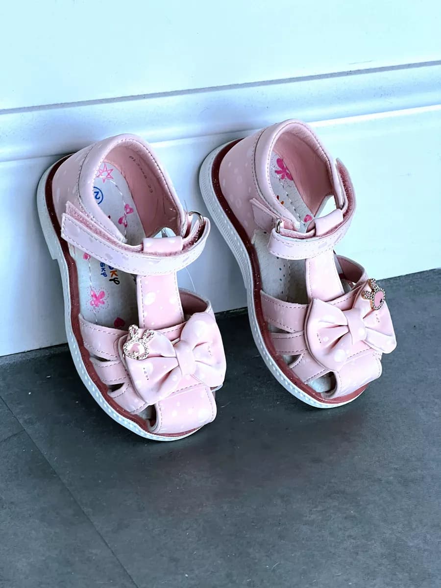 Сандалии на липучках