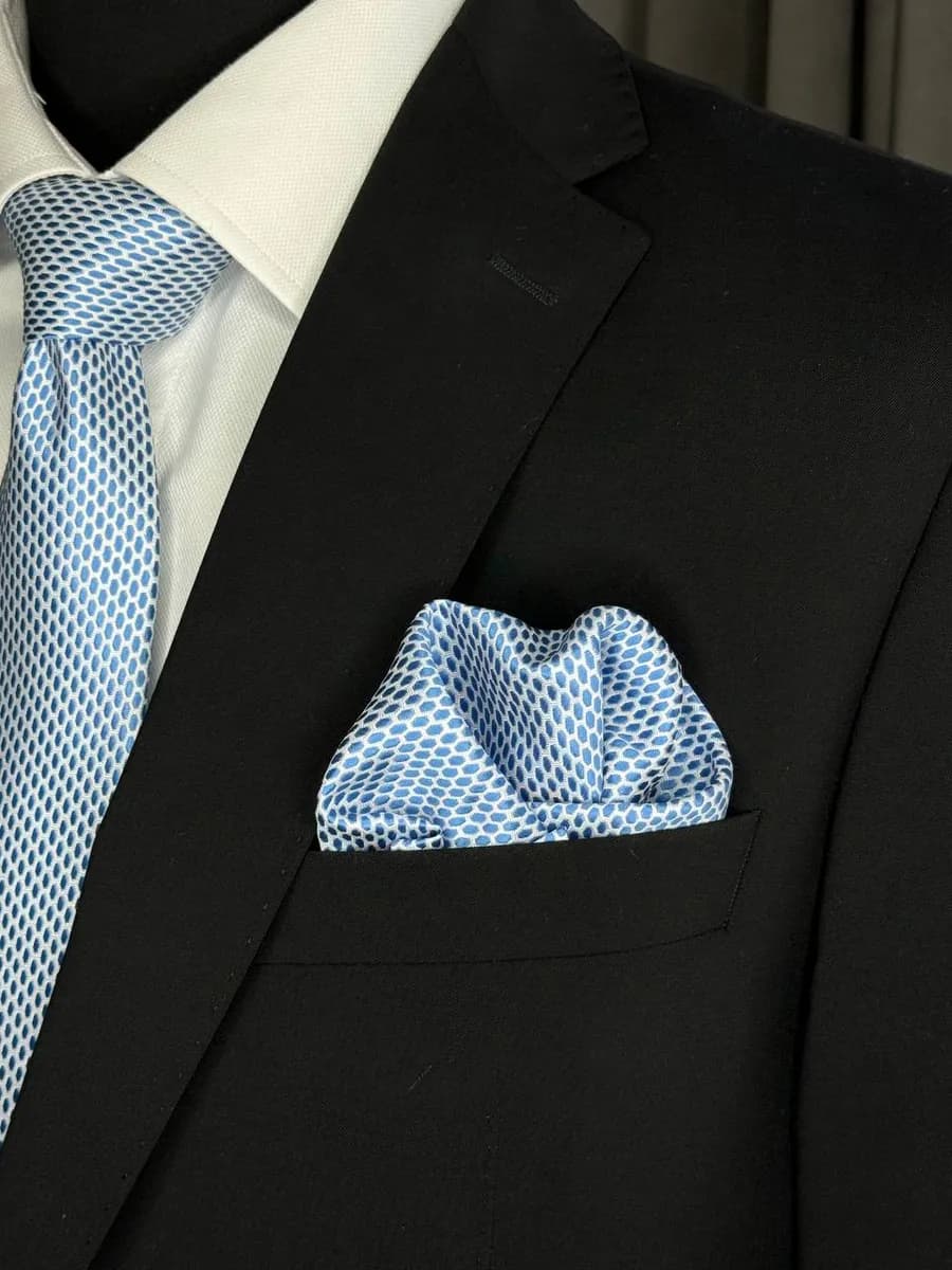 Платок паше в нагрудный карман пиджака