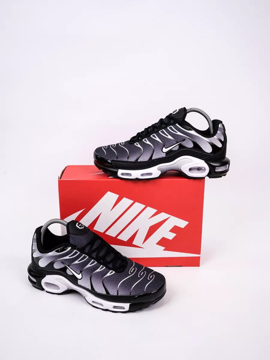 Кроссовки air max tn plus
