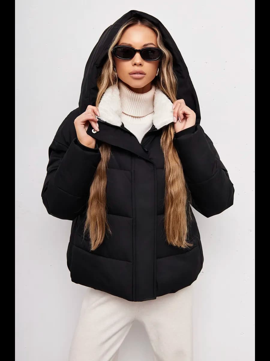 Куртка с капюшоном зимняя