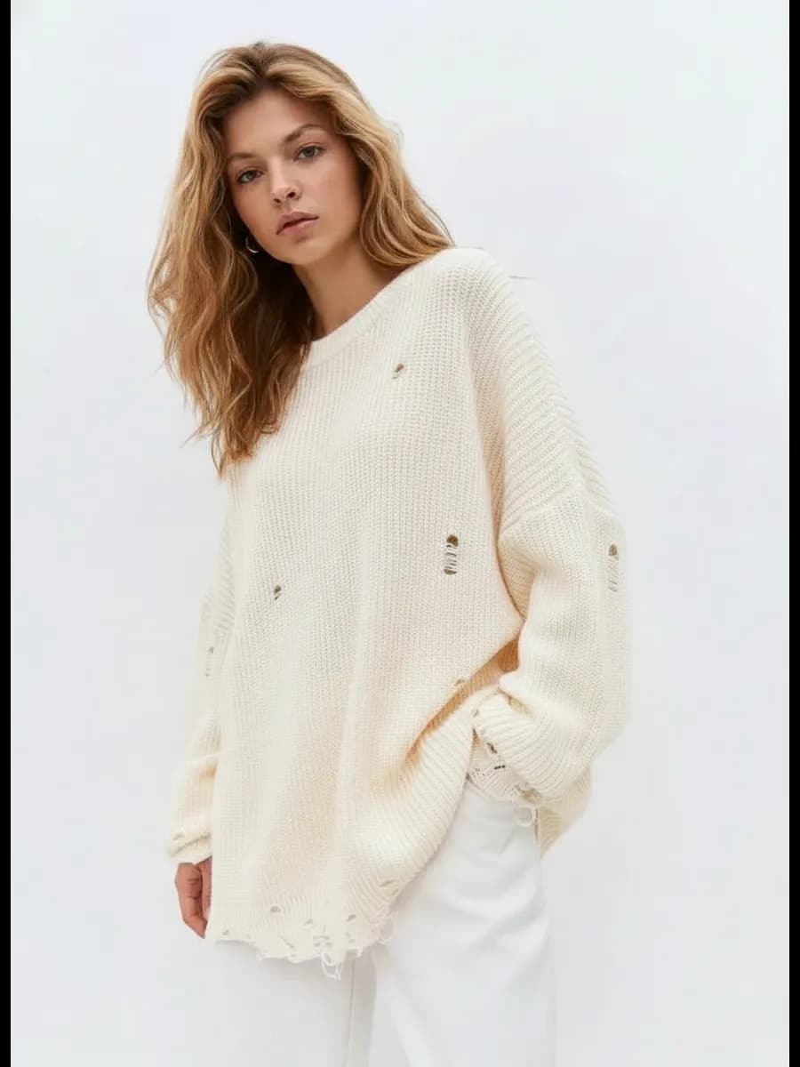 Рваный свитер оверсайз удлиненный