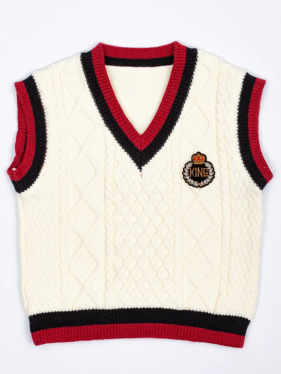 Жилетка вязаная нарядная