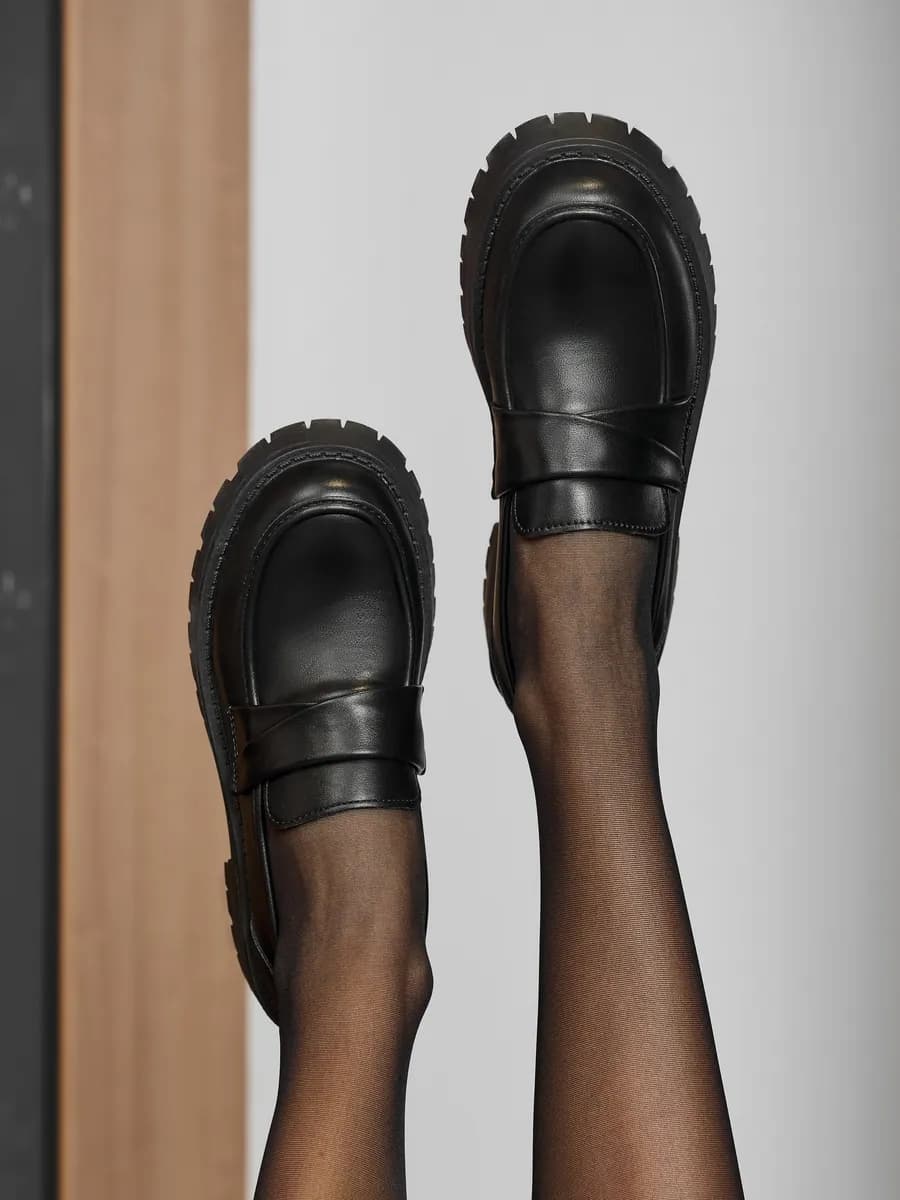 Лоферы кожаные весенние дышащие