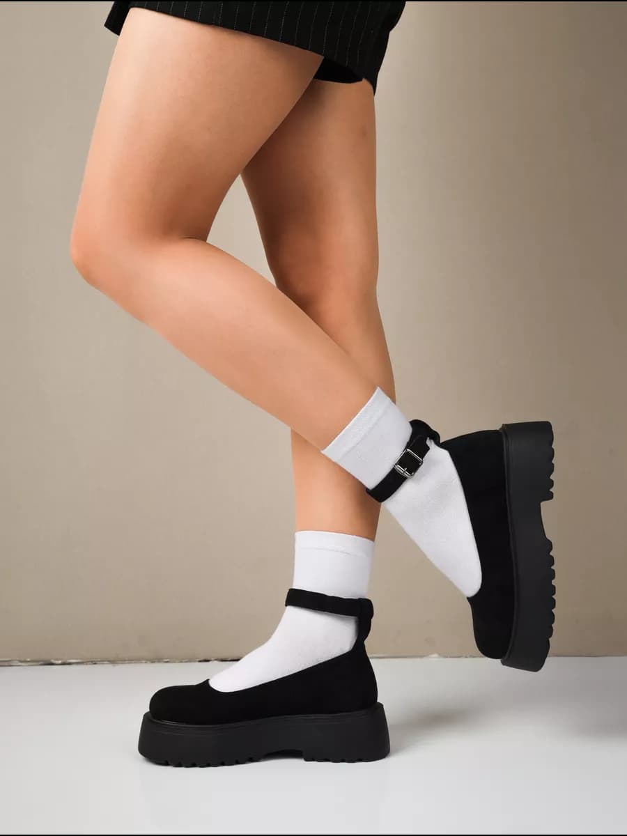 Школьные туфли классические замшевые Мери Джейн с ремешком