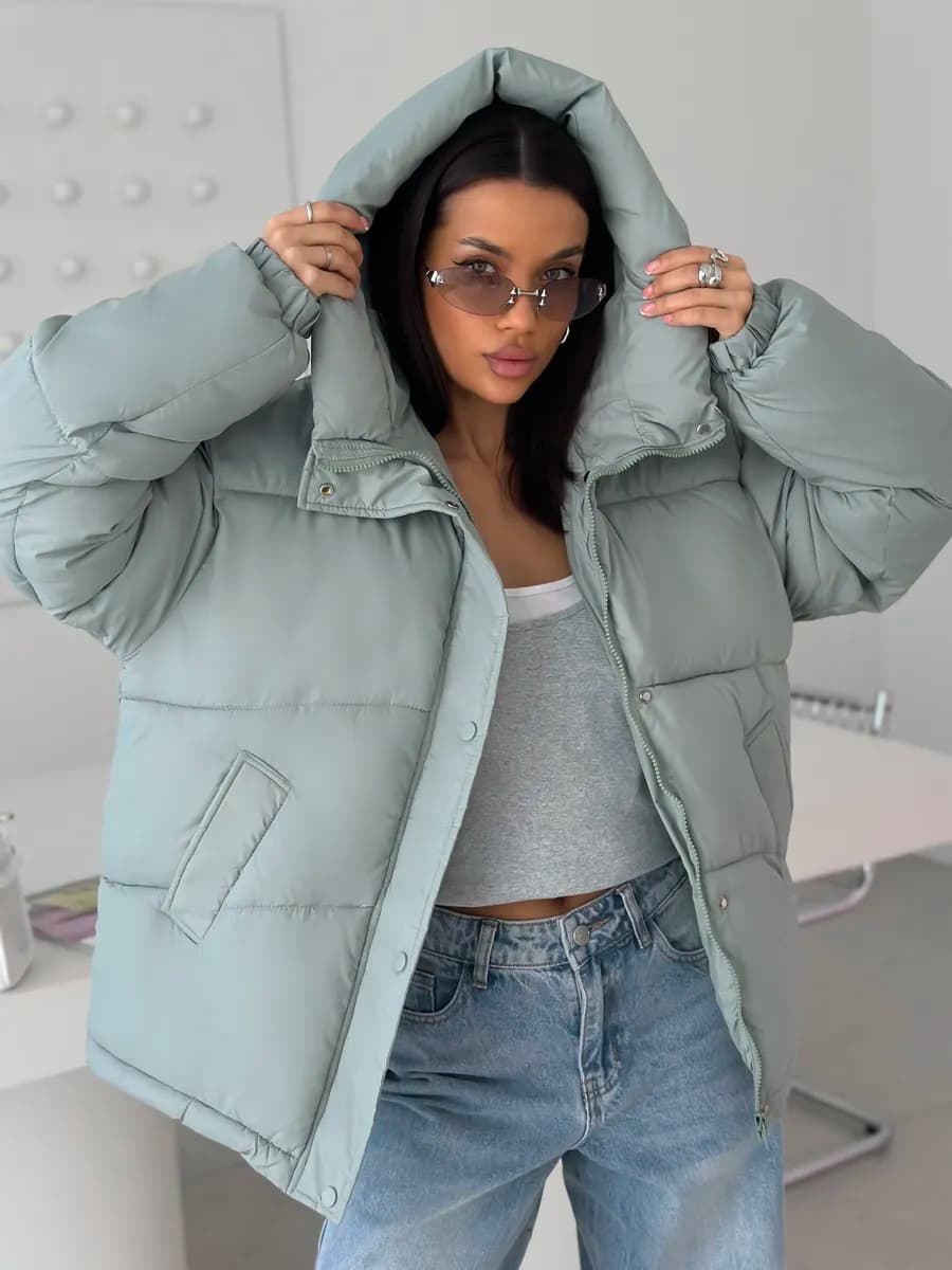 Куртка зимняя короткая оверсайз с капюшоном