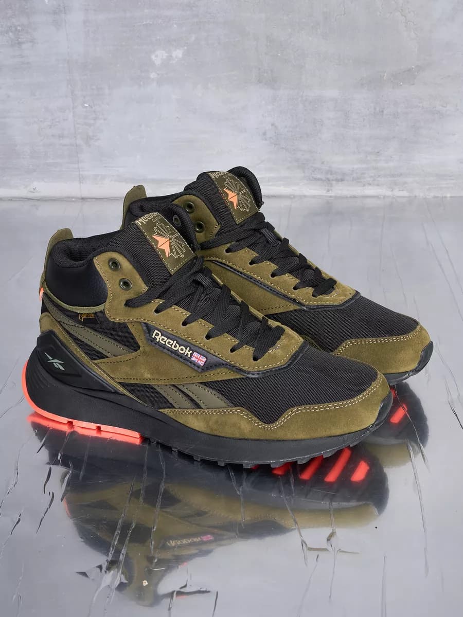 Кроссовки зимние с мехом высокие