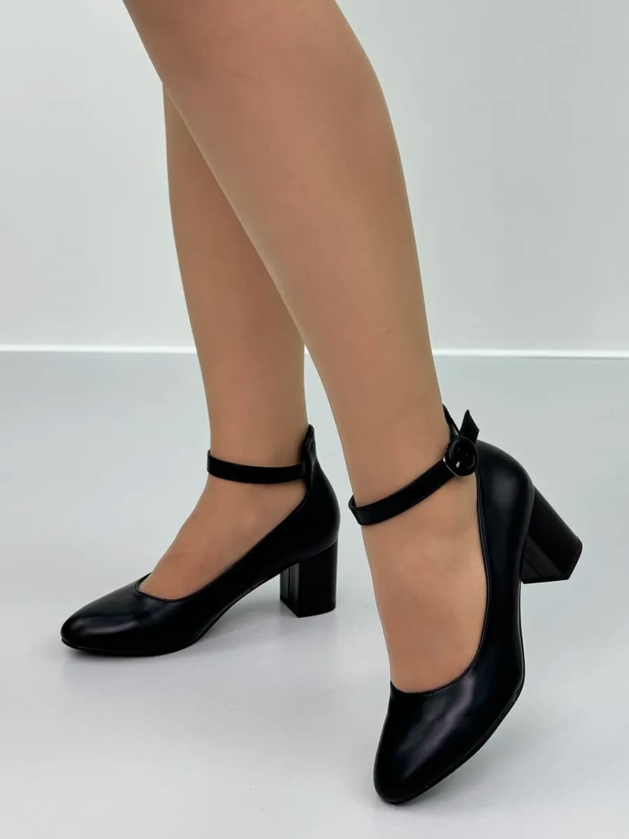 Туфли на каблуке с ремешком вечерние праздничные