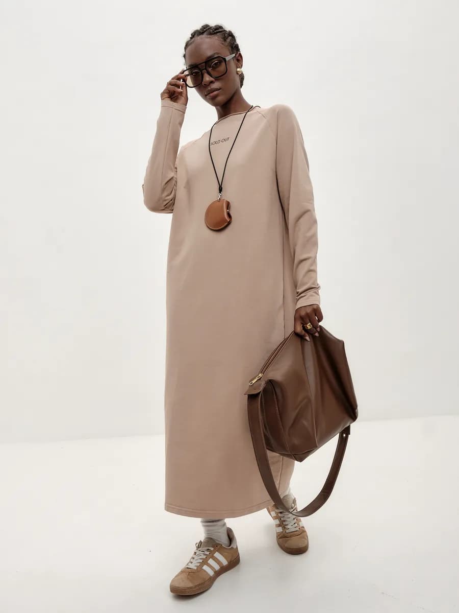 Длинное трикотажное платье оверсайз